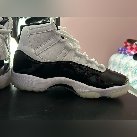Jordan 11 Gratitude - Picture 7 of 14